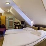 Cru 4* تالين