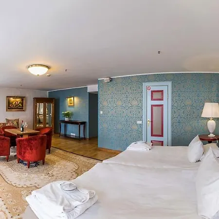 Cru Hotel