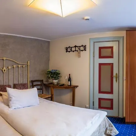 Szálloda Cru 4*