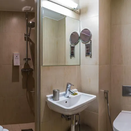 Cru Hotel 4*