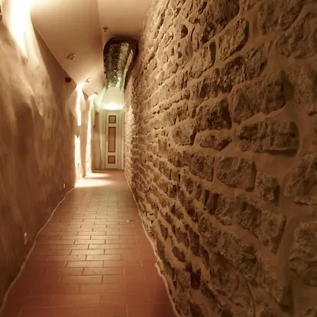 Hotel Cru