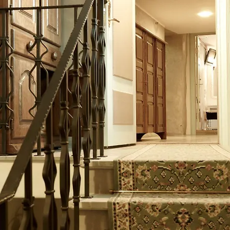Cru Hotel