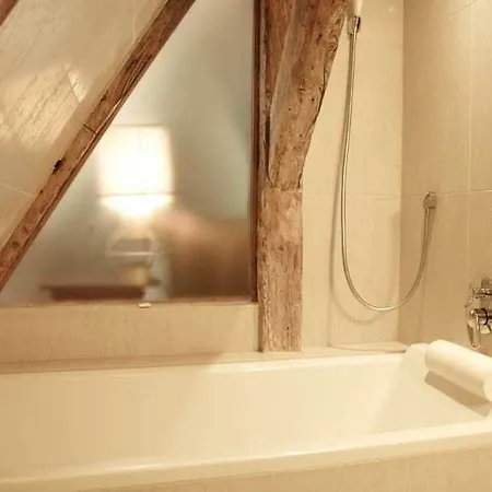 Hotel Cru 4*