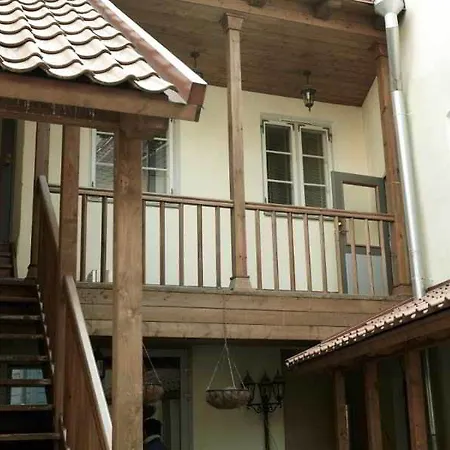 Cru Szálloda