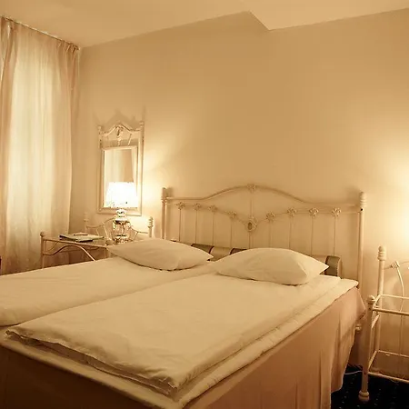 Cru 4* Tallinn