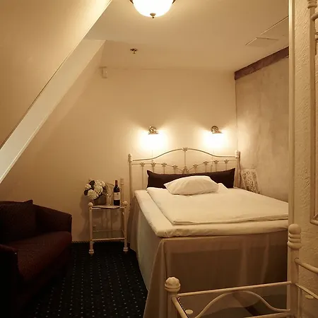 Cru Szálloda 4*