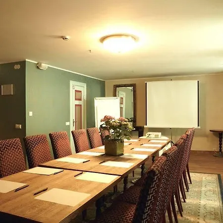 Cru 4* Tallinn