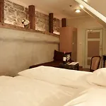 Cru Hotel