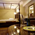 Cru Hotel 4*