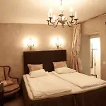 Cru Hotel